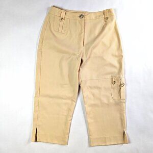 NWOT ISISPORT Pastel Yellow Size 2 Golf Capri Pants